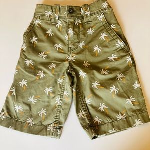 Tommy Hilfiger Palm Tree Green Boy Shorts. Adjustable Waist Band. Size 7